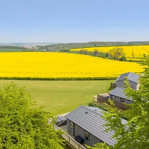 Lodge Wolds Away, Huggate