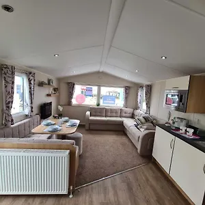 База отдыха Happy Days Caravan Primrose Valley, Файли