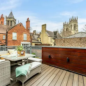 Holiday home Blake Mews, York